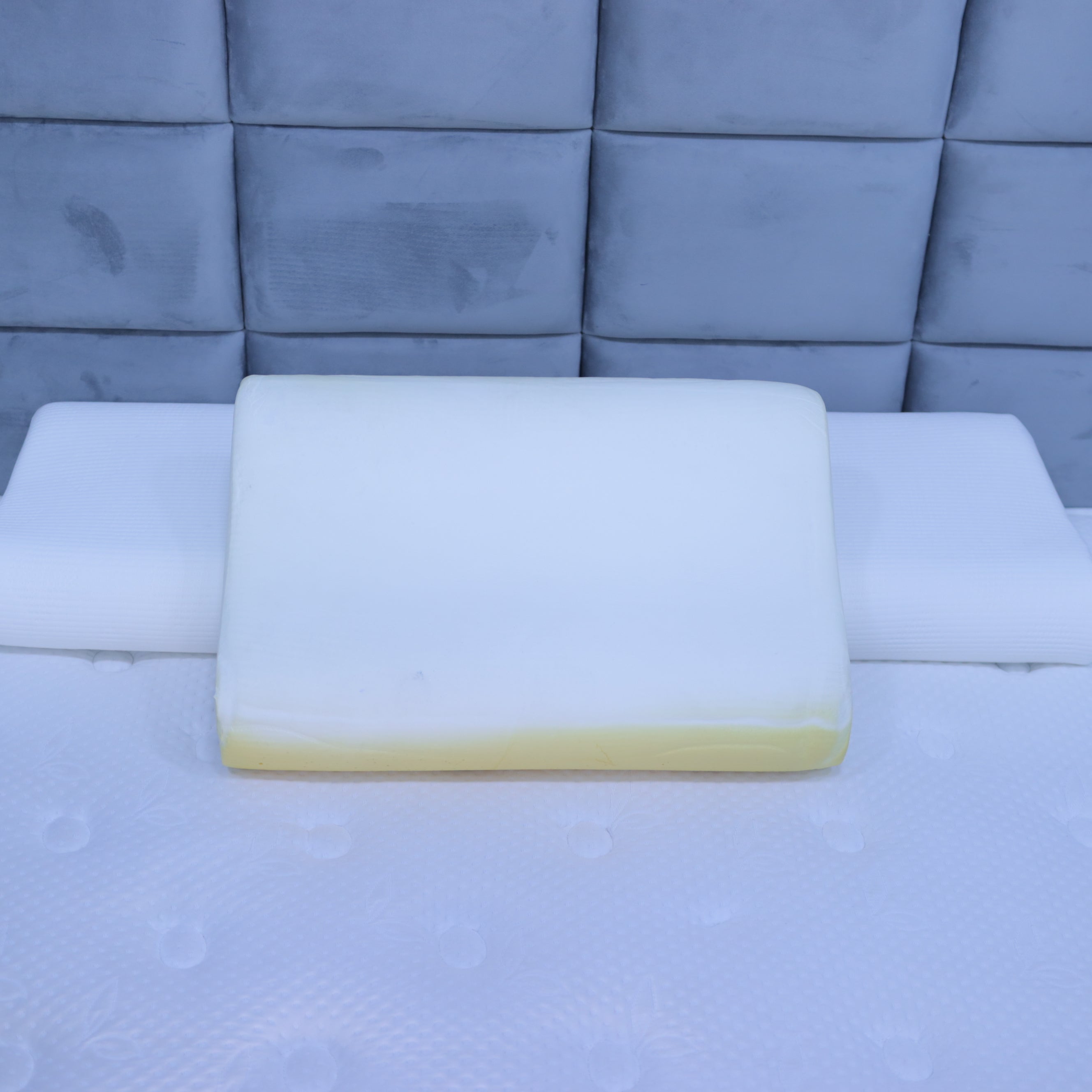 Contour Pillow – 60 x 40 cm