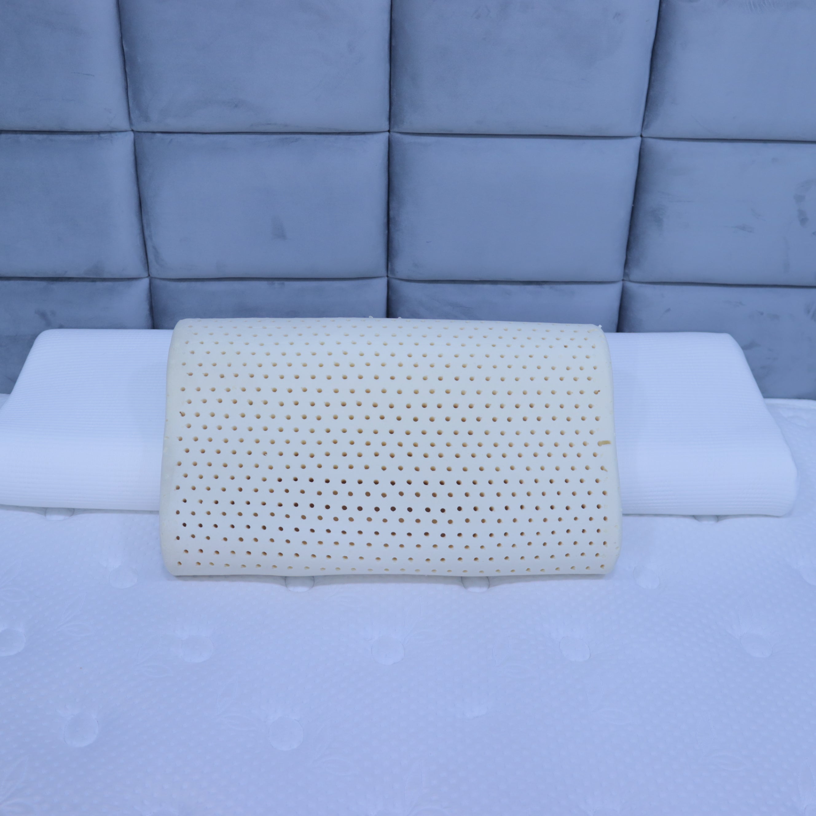 Lux Contour Pillow